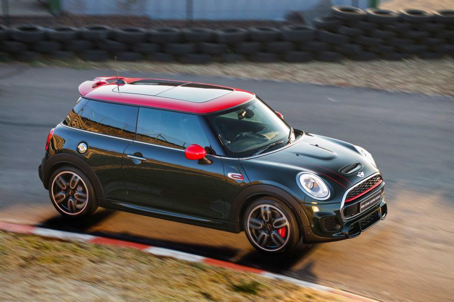  Mini Cooper S JCW 2015 года  (ZA) (фото 12 из 24)